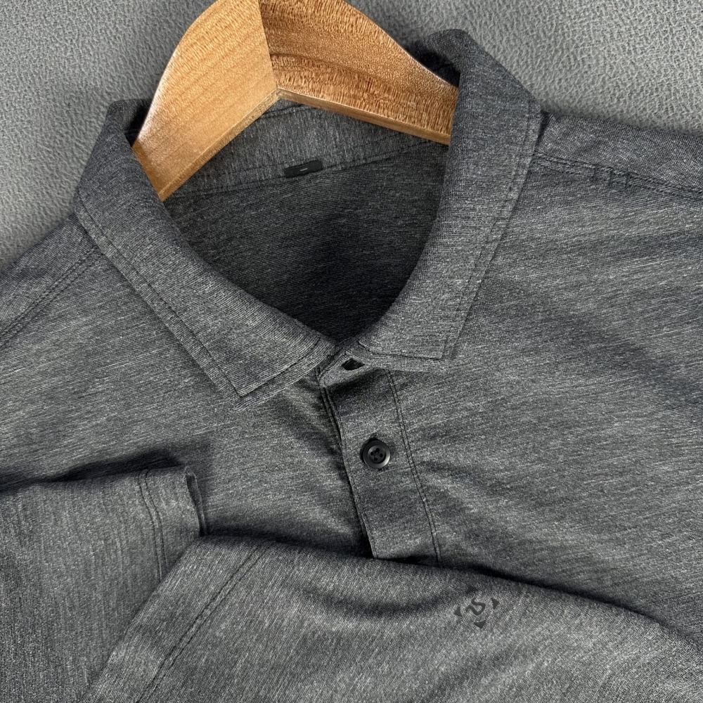 Lululemon Polo Shirt Mens Small Grey Evolution Performance Minimalist‎ Golf